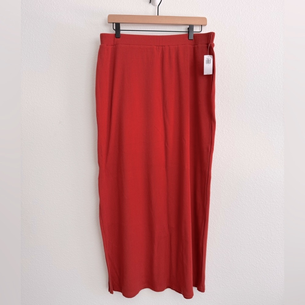 Old Navy NWT Orange Rust Ribbed Maxi Skirt with Side Slit Size L